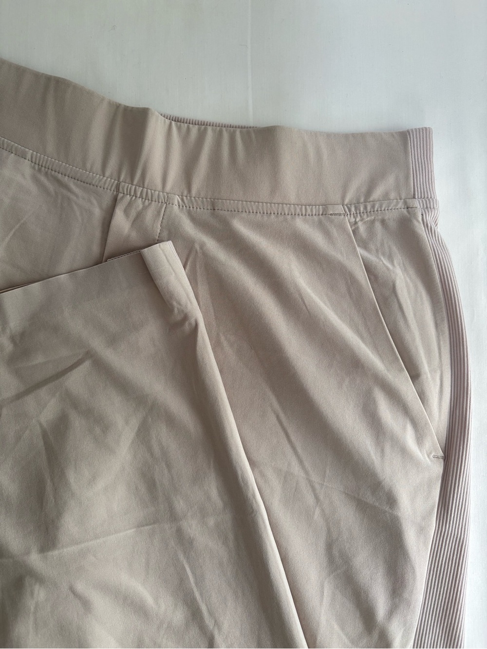 ATHLETA Brooklyn Mid Rise Ankle Pant 10 Tall Beige Tan Travel Stretch 198671